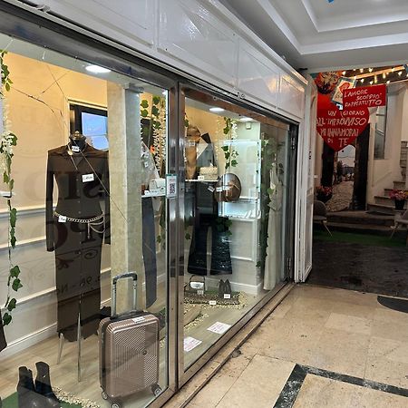 Residenza Esposito Economy Rooms Napoli Bagian luar foto
