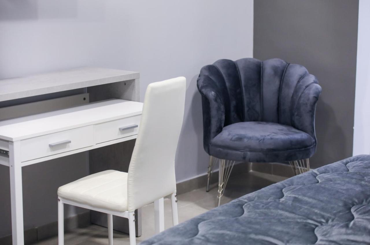 Residenza Esposito Economy Rooms Napoli Bagian luar foto