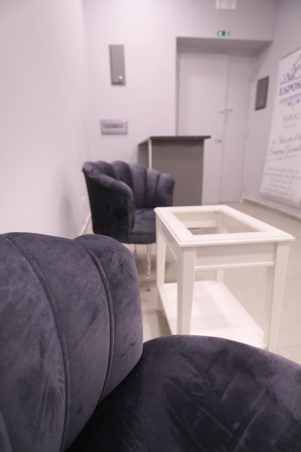 Residenza Esposito Economy Rooms Napoli Bagian luar foto