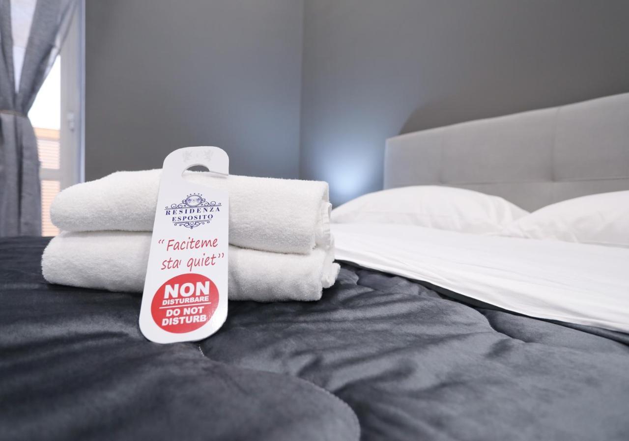 Residenza Esposito Economy Rooms Napoli Bagian luar foto